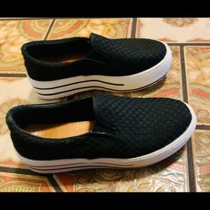 🥂BV Bernie Mev. Black Verona platform shoe- 7/38 fits like a size 8M